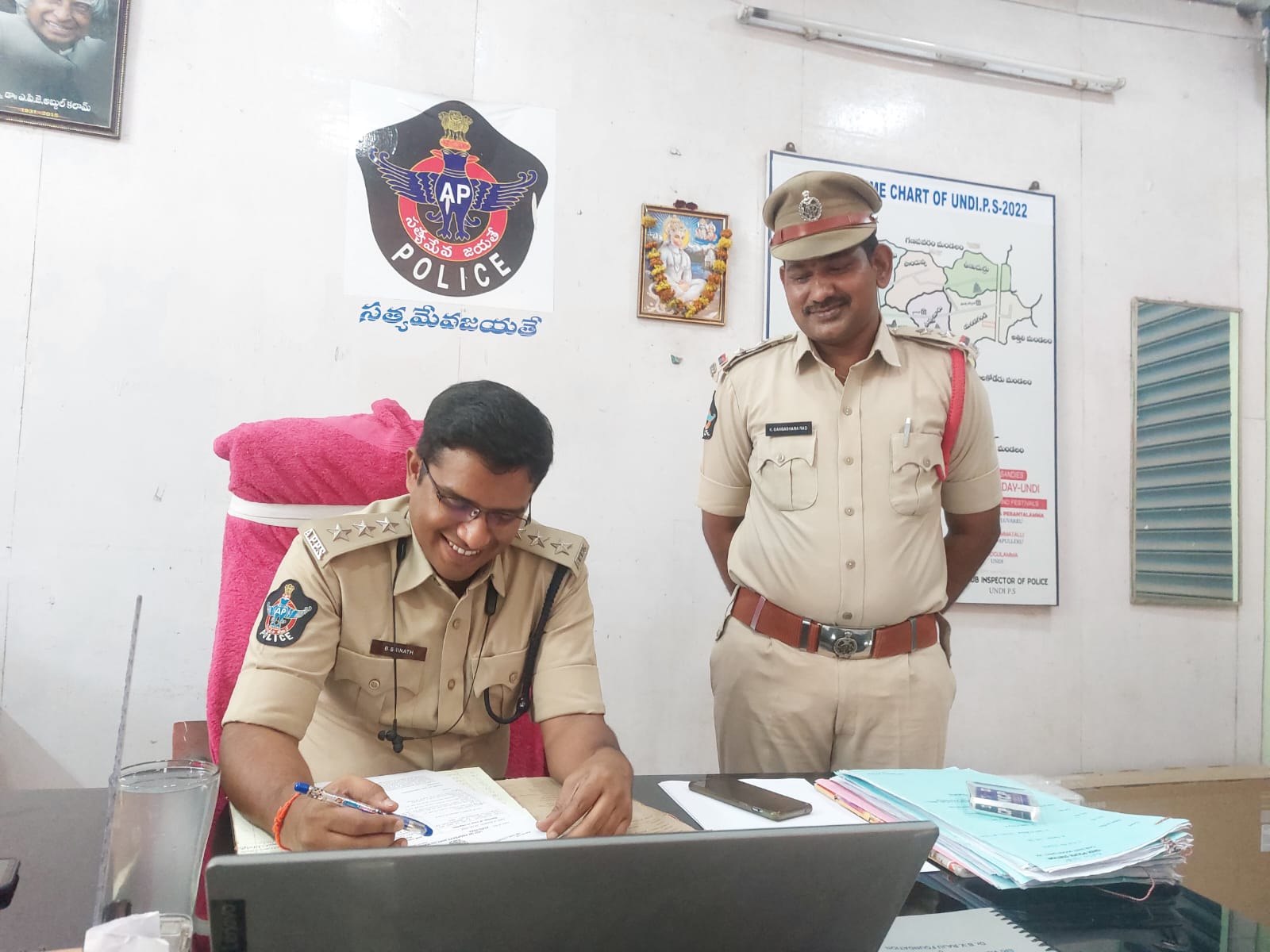 పోలీస్‌స్టేషన్లో డిఎస్‌పి ఆకస్మిక తనిఖీ