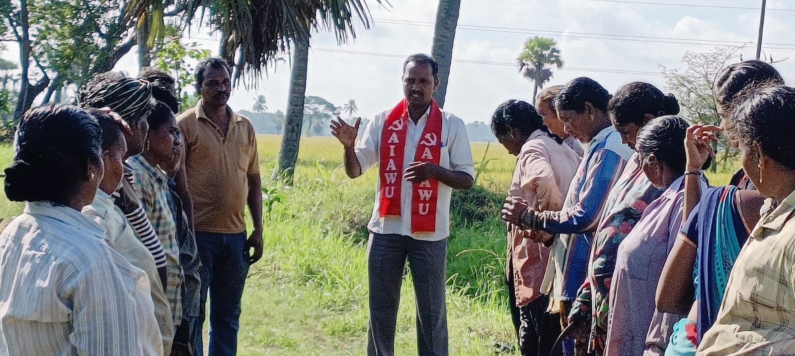 ఉపాధి హామీని పటిష్టంగా అమలు చేయాలి : వ్యకాస