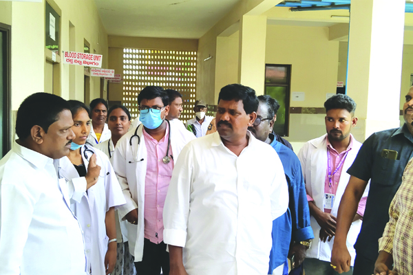 సిహెచ్‌సిలో ఎంఎల్‌ఎ వెంకట్రావు తనిఖీలు