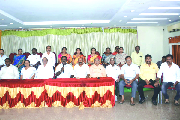 'ప్రశ్నిస్తే జైలుకే.. అదే జగన్‌ విధానం..'