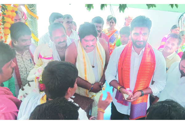 తడిసిన, మొలకెత్తిన ధాన్యాన్ని కొనాల్సిందే