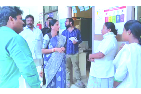 పాలచర్ల పిహెచ్‌సిలో కలెక్టర్‌ తనిఖీ