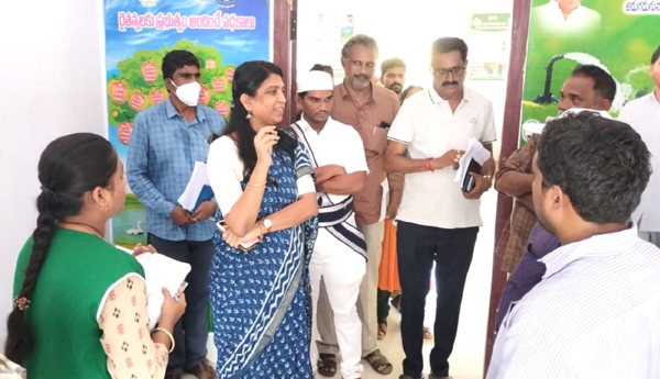 collector-on-rythu-bharosa-centers
