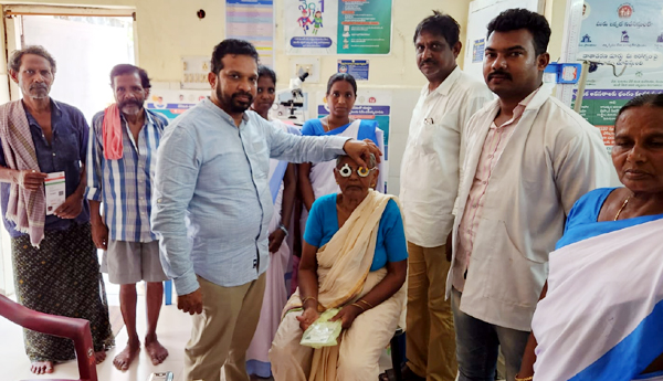 /Free-eye-clinic-at-Kondepadu