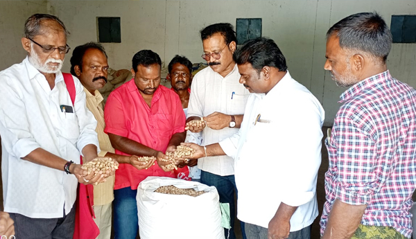 rythu-sanghm-ond-seed-distribution