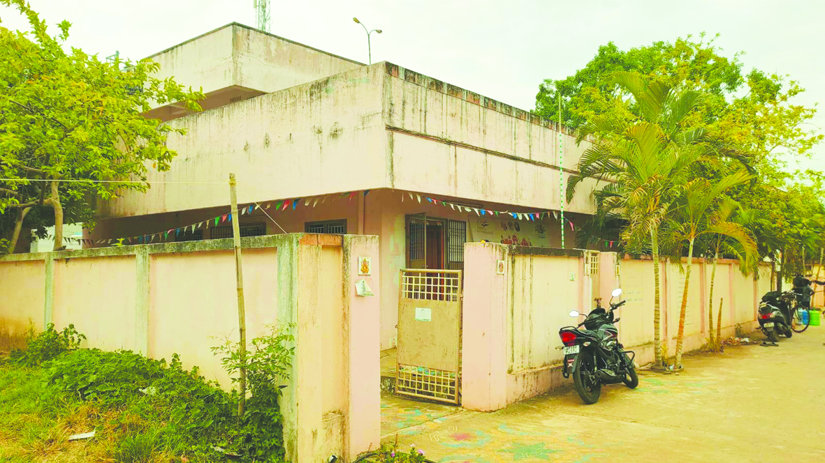 రుణాల వసూళ్లలో కలవపూడి సొసైటీ ముందంజ