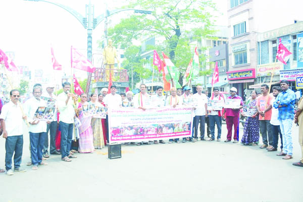 రెజ్లర్లకు మద్దతుగా కార్మిక సంఘాల ధర్నా