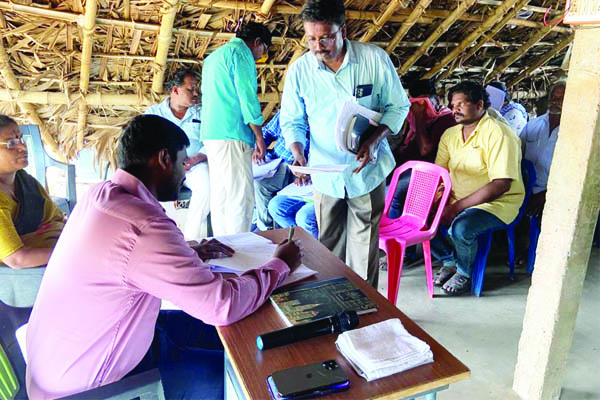 నెలాఖరు నాటికి ఇళ్లు పూర్తిచేయాలి