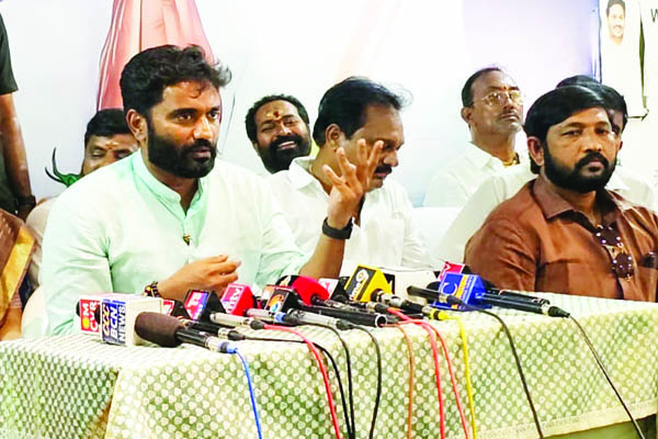 గోరంట్ల విమర్శలపై ఎంపీ భరత్‌ ఆగ్రహం