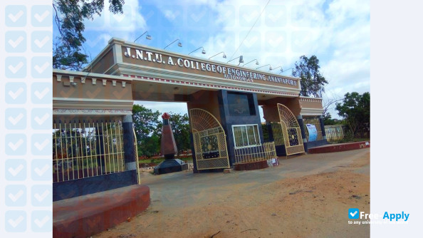 ఆడిటోరియం.. అవరోధం..!