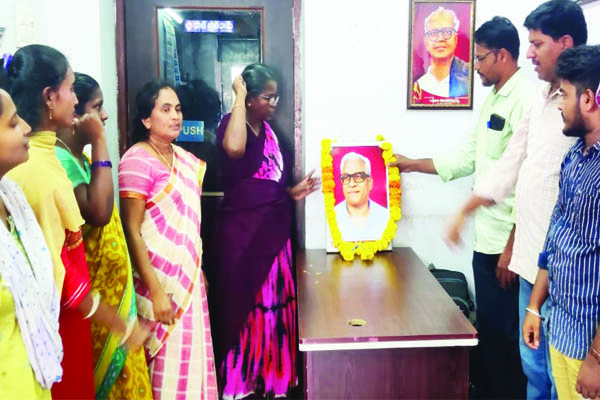 కార్మిక వ్యతిరేక విధానాలను తిప్పి కొట్టాలి