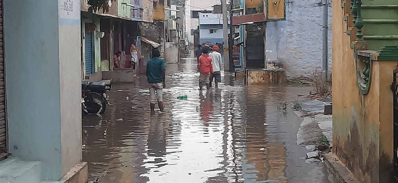 రాయదుర్గంలో ఈదురుగాలుల వర్షం