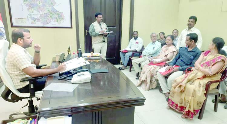   కార్యక్రమంలో మాట్లాడుతున్న సంయుక్త కలెక్టర్‌ కేతన్‌గార్గ్‌