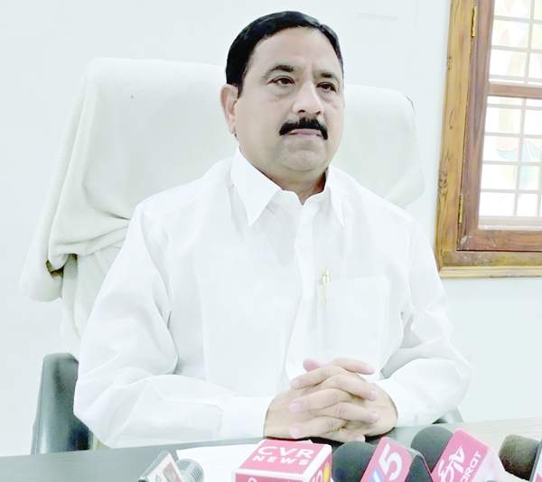  మాజీ మంత్రి కాలవ శ్రీనివాసులు