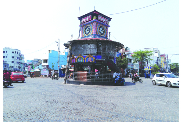 వడగాల్పులతో అవస్థలు