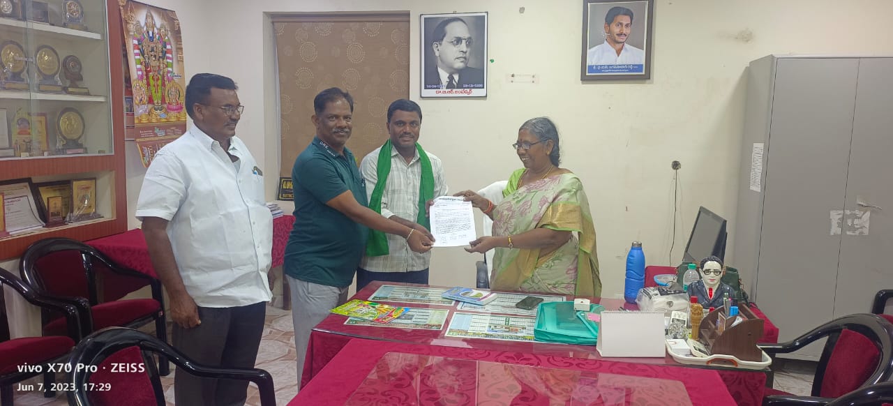 ప్రభుత్వమే పత్తి విత్తనాలు సరఫరా చేయాలి : రైతు సంఘం