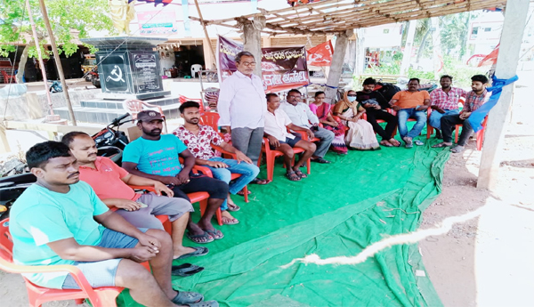 Ongoing-protests-in-Chinchinada-village-CITU-support