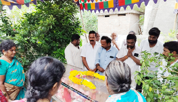 Many-mourned-the-death-of-Danayya