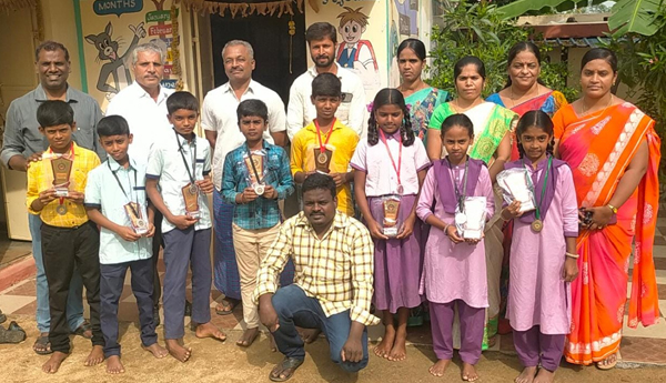 gifts-distribution-to-students