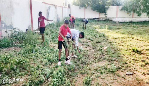 Athletes-and-walkers-cleared-away-the-weeds-in-Narpala-Sports-Ground