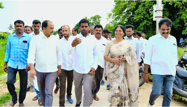 mla-venkat-on-welfare-schemes