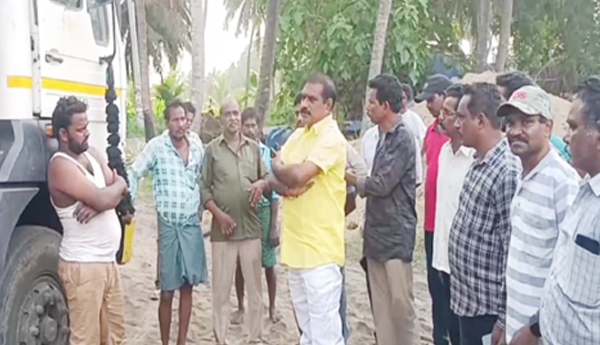 MLAs-and-MLCs-who-are-selling-soil-should-be-suspended-Lemons-demand