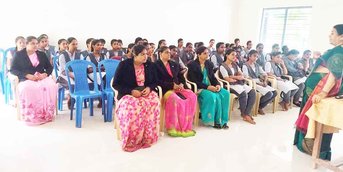 మహిళలు అవకాశాలను అందిపుచ్చుకోవాలి