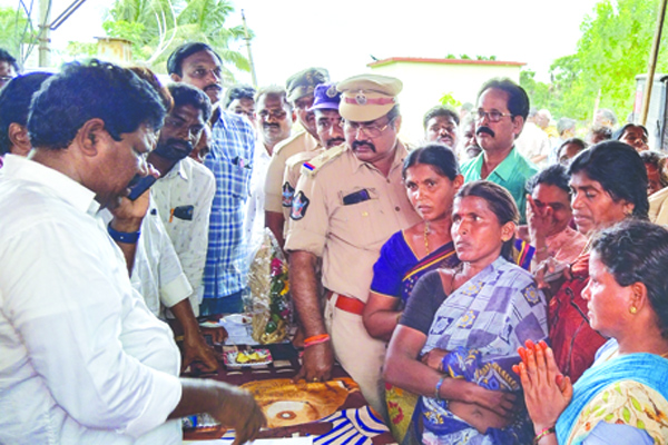 సంక్షేమ పథకాల అమలే ప్రభుత్వ లక్ష్యం