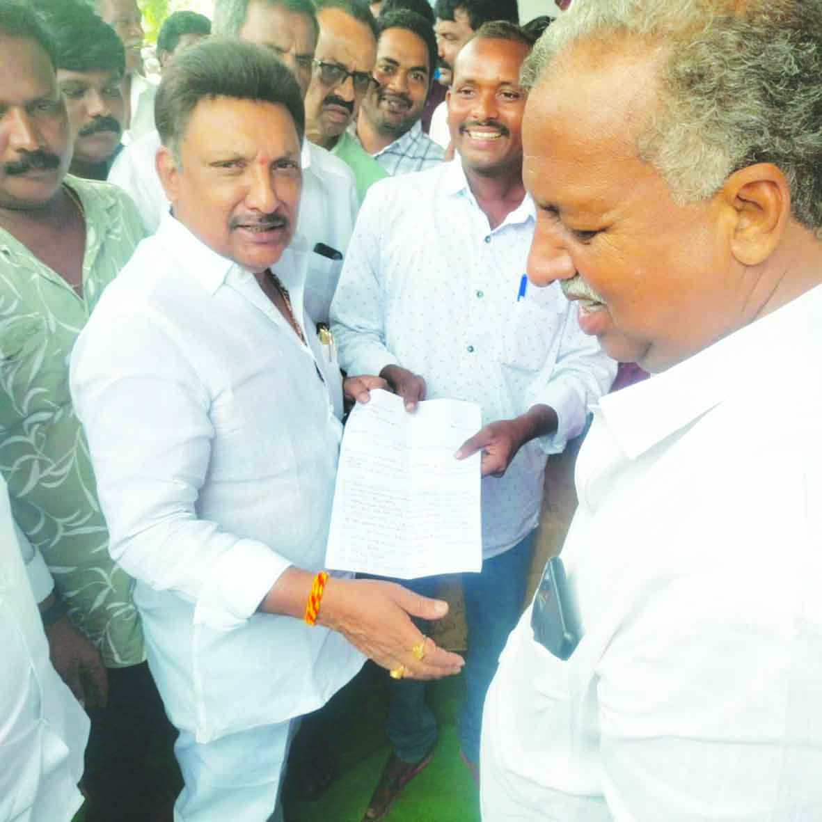 మౌలిక సదుపాయాలు కల్పించాలని వినతి