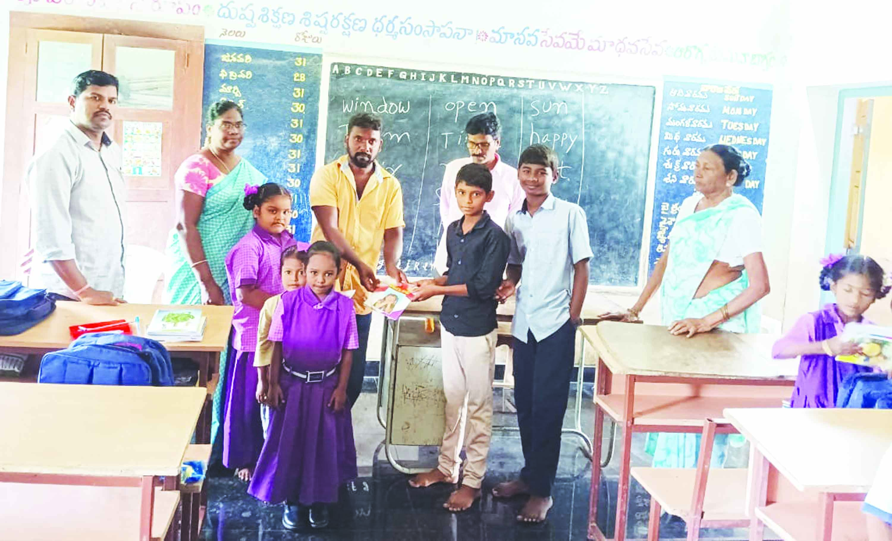 విద్యార్థులు క్రమశిక్షణతో మెలగాలి