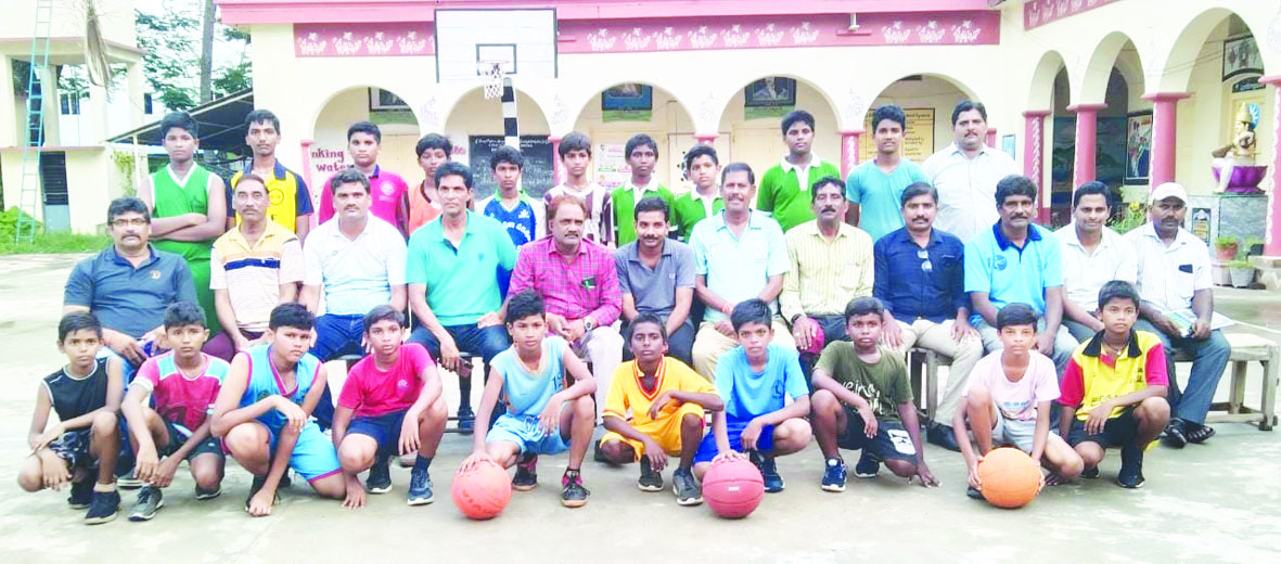 రాష్ట్రస్థాయి బాస్కెట్‌బాల్‌ పోటీలకు క్రీడాకారుల ఎంపిక