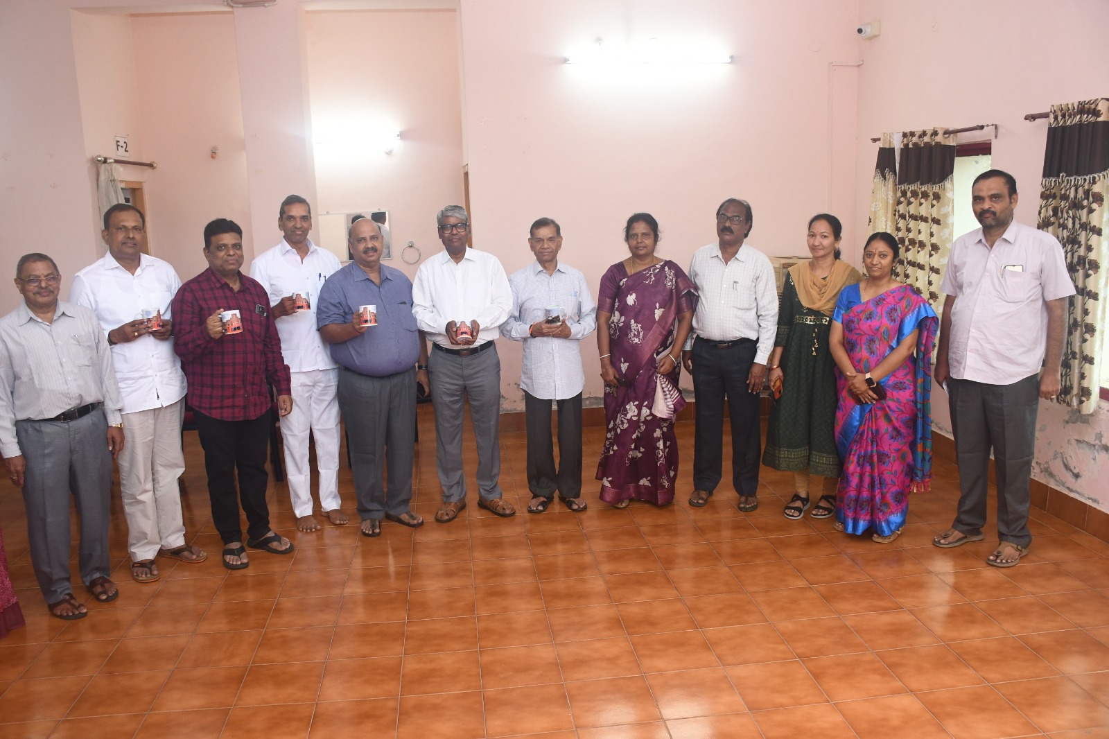 పూర్వ విద్యార్థుల పాత్ర అమోఘం