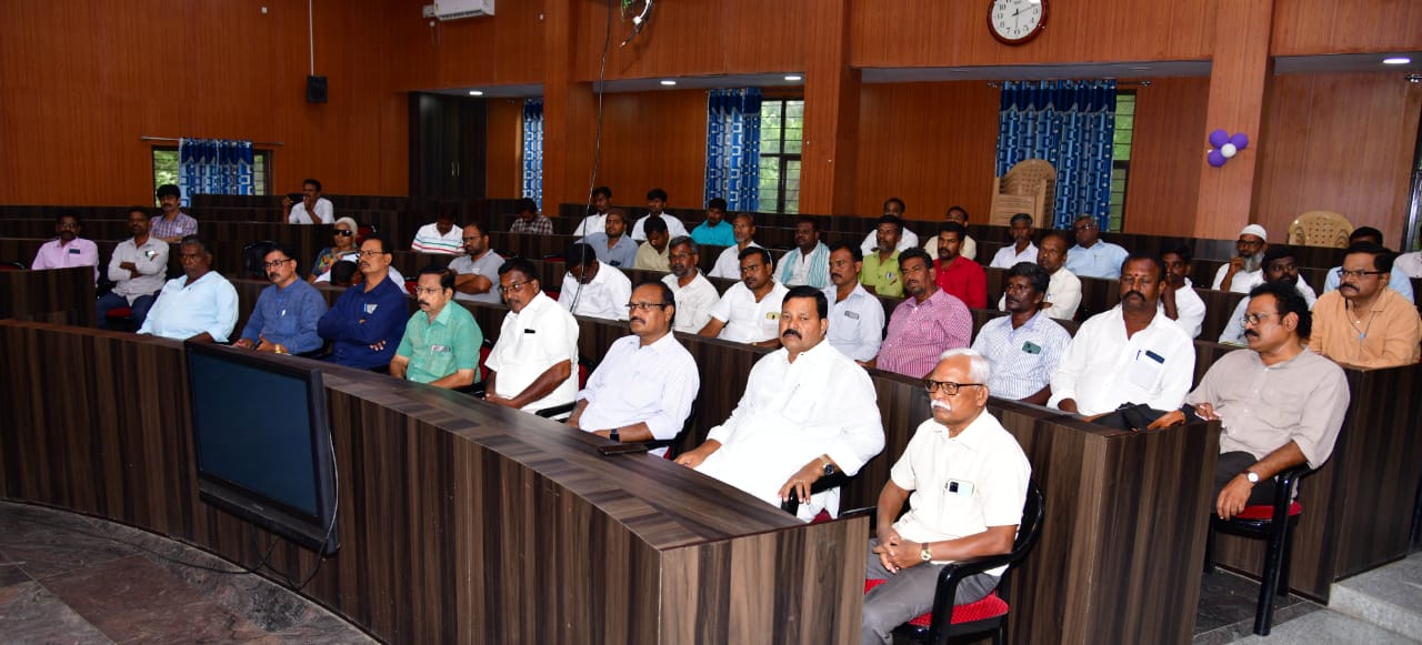 కేరళ అన్నింట్లో అభివృద్ధి ఎలా సాధిస్తోంద..?