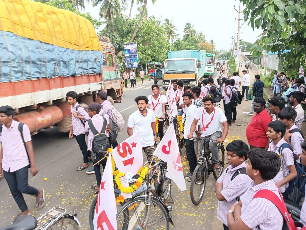 నాడు-నేడు హాస్టళ్లకూ వర్తింపజేయాలి