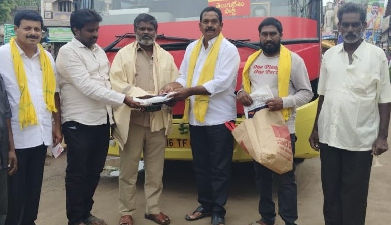 చైతన్య రథసారధులకు సత్కారం