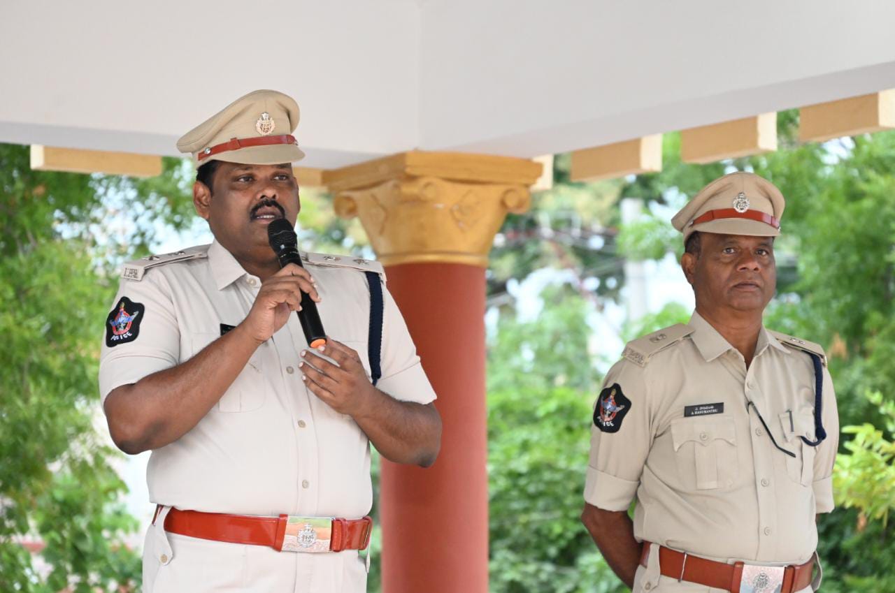 పోలీసులకు దేహదారుఢ్యం ముఖ్యం : ఎస్పీ