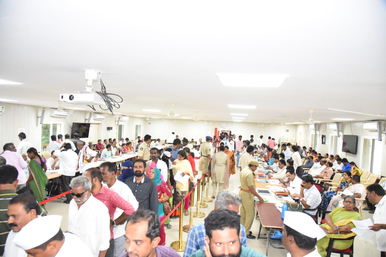 అర్జీలకు నాణ్యమైన పరిష్కారం : కలెక్టర్‌