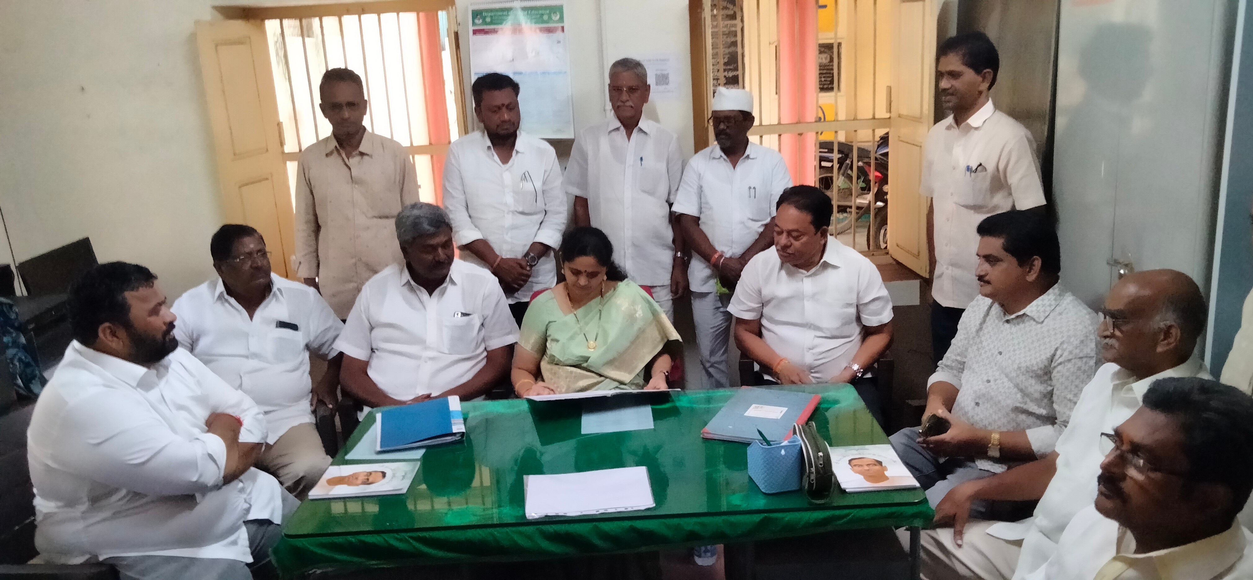 పాఠశాలల అభివృద్ధికి ప్రభుత్వం కృషి