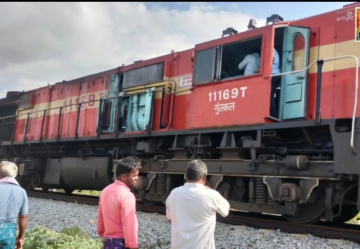 మొరాయించిన తిరుపతి ప్యాసింజర్‌ రైలు