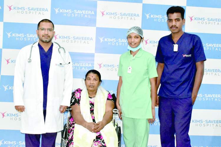   ఆపరేషన్‌ వివరాలను వెల్లడిస్తున్న సవీరా వైద్యులు సందీప్‌