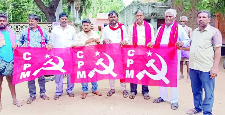     విలేకరులతో మాట్లాడుతున్న సిపిఎం నాయకులు