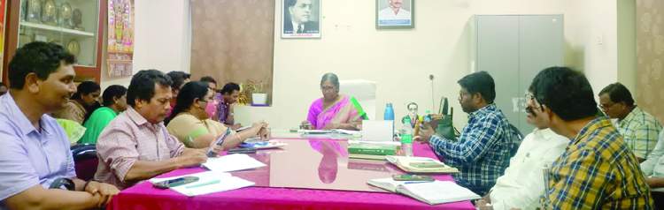  జిల్లా వ్యవసాయ అధికారిణి యు.ఉమామహేశ్వరమ్మ, అధికారులు