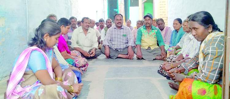   మాట్లాడుతున్న సిఐటియు నాయకులు హనుమంతురెడ్డి