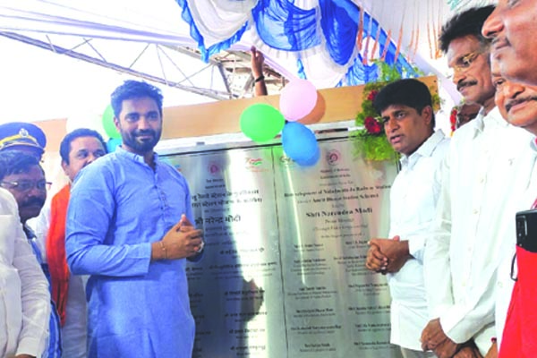 రైల్వేస్టేషన్ల అభివృద్ధి హర్షణీయం