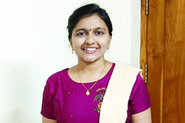 శ్రావ్యకు రూ.32.5 లక్షల వేతనంతో కొలువు