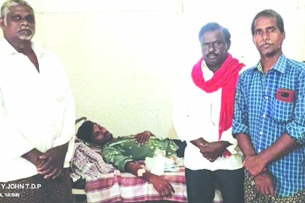 ప్రసాద్‌కు దళిత నాయకుల పరామర్శ