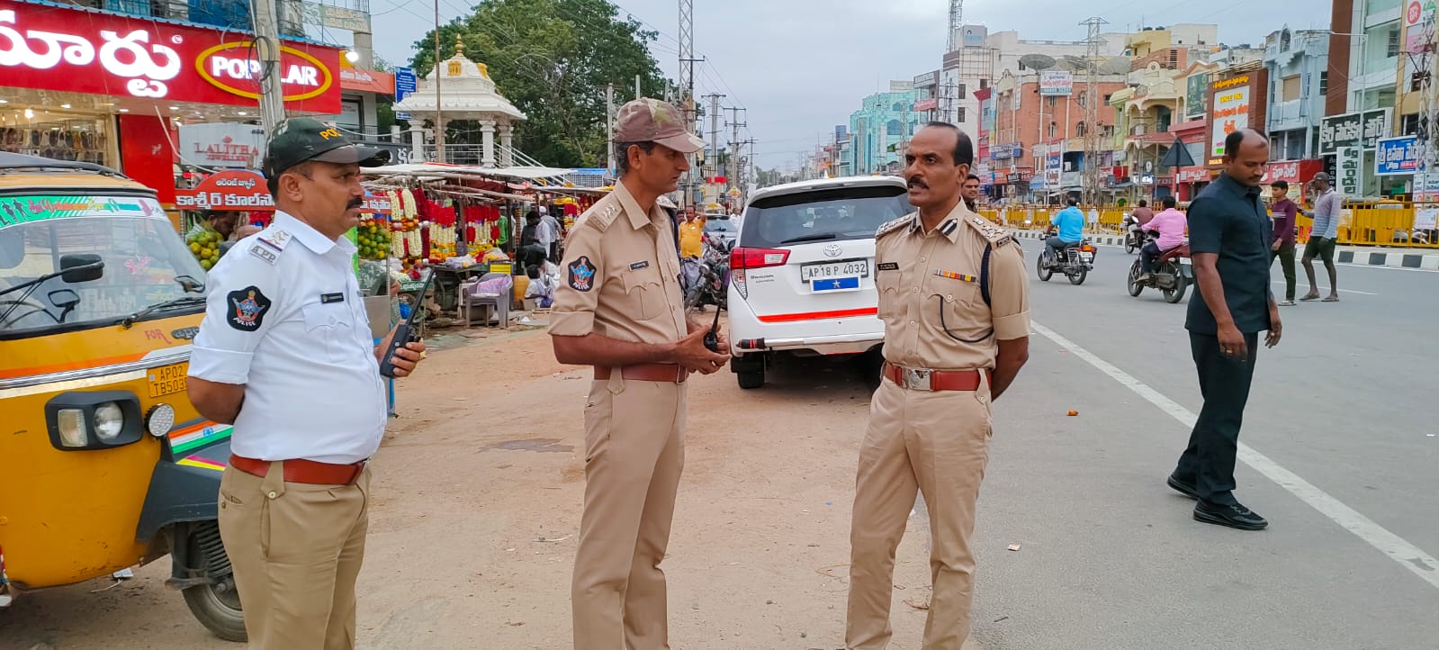 నిబంధనలు పాటించకుంటే కేసులు