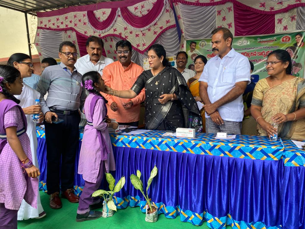 నులిపురుగులను నిర్మూలిద్దాం : కలెక్టర్‌ ఎం.గౌతమి