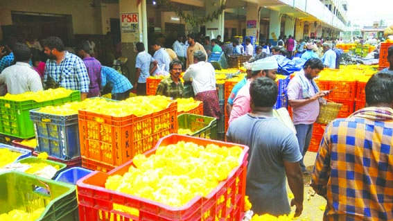 పూలమార్కెట్‌కు శ్రావణ శోభ