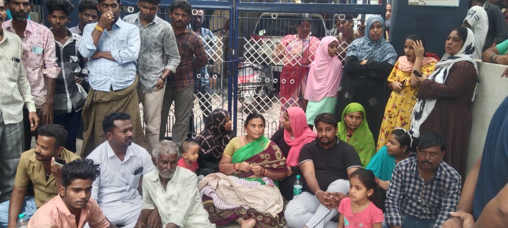 వైద్యుల నిర్లక్ష్యంతో శిశువు మృతి